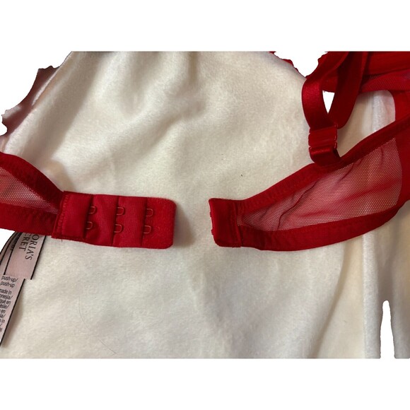 Victoria's Secret red plaid w/sparkly gold accent push up bra size 38C pre-loved - Picture 7 of 9